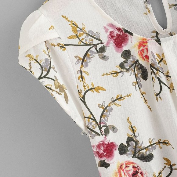 PETAL SLEEVE FLORALS BLOUSE - Picture 2 of 3
